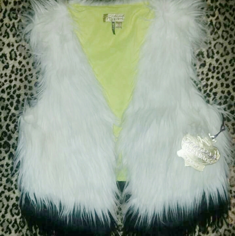 🌟🌟SOLD🌟🌟 NEW Vera Wang Princess Faux Fur Vest